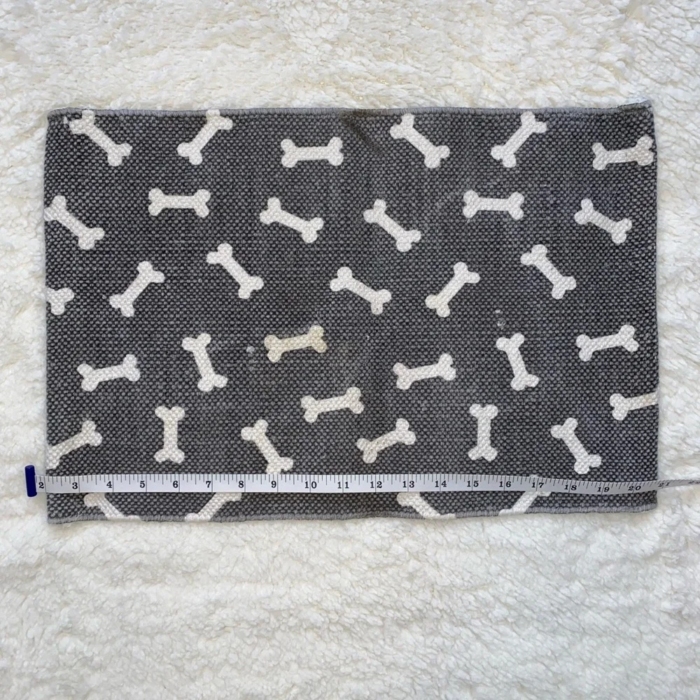 Dog Bone Pattern Mat - Grey and White